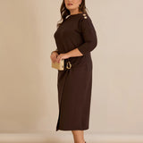 Елегантна рокля с лодка деколте и златисти акценти