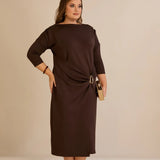 Елегантна рокля с лодка деколте и златисти акценти