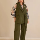 Елегантен елек с ревер и брошка - каки