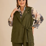 Елегантен елек с ревер и брошка - каки