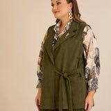 Елегантен елек с ревер и брошка - каки