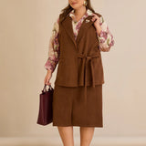 Елегантен елек с ревер и брошка - кафе