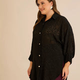 Стилна риза с релефен десен