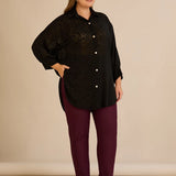 Стилна риза с релефен десен