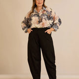Елегантна риза с флорален принт - черен