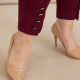 Еластичен дамски панталон с копчета - бургунди