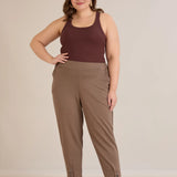 Еластичен дамски панталон с копчета - визон