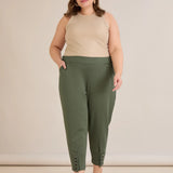 Еластичен дамски панталон с копчета - олив