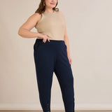 Еластичен дамски панталон с копчета - тъмносин