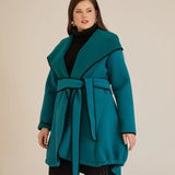 Атрактивно палто с качулка от лека материя