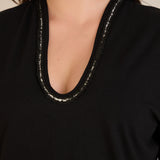 Памучна блуза с V-деколте със сребрист ширит - черен