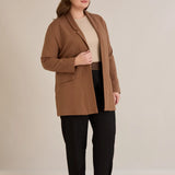 Спортно-елегантен блейзер без закопчаване - камел