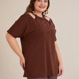 Памучна блуза с атрактивно деколте и перли - шоколад