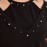 Памучна блуза с атрактивно деколте с перли