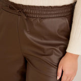 Кожен панталон прав модел - шоколад