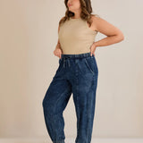 Дънкови панталони от мека памучна материя