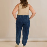 Дънкови панталони от мека памучна материя