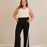 Широк панталон с ефектни кантове