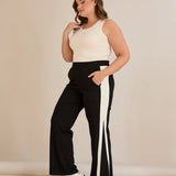 Широк панталон с ефектни кантове