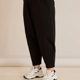 Панталон с модерна барел кройка