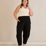 Панталон с модерна барел кройка