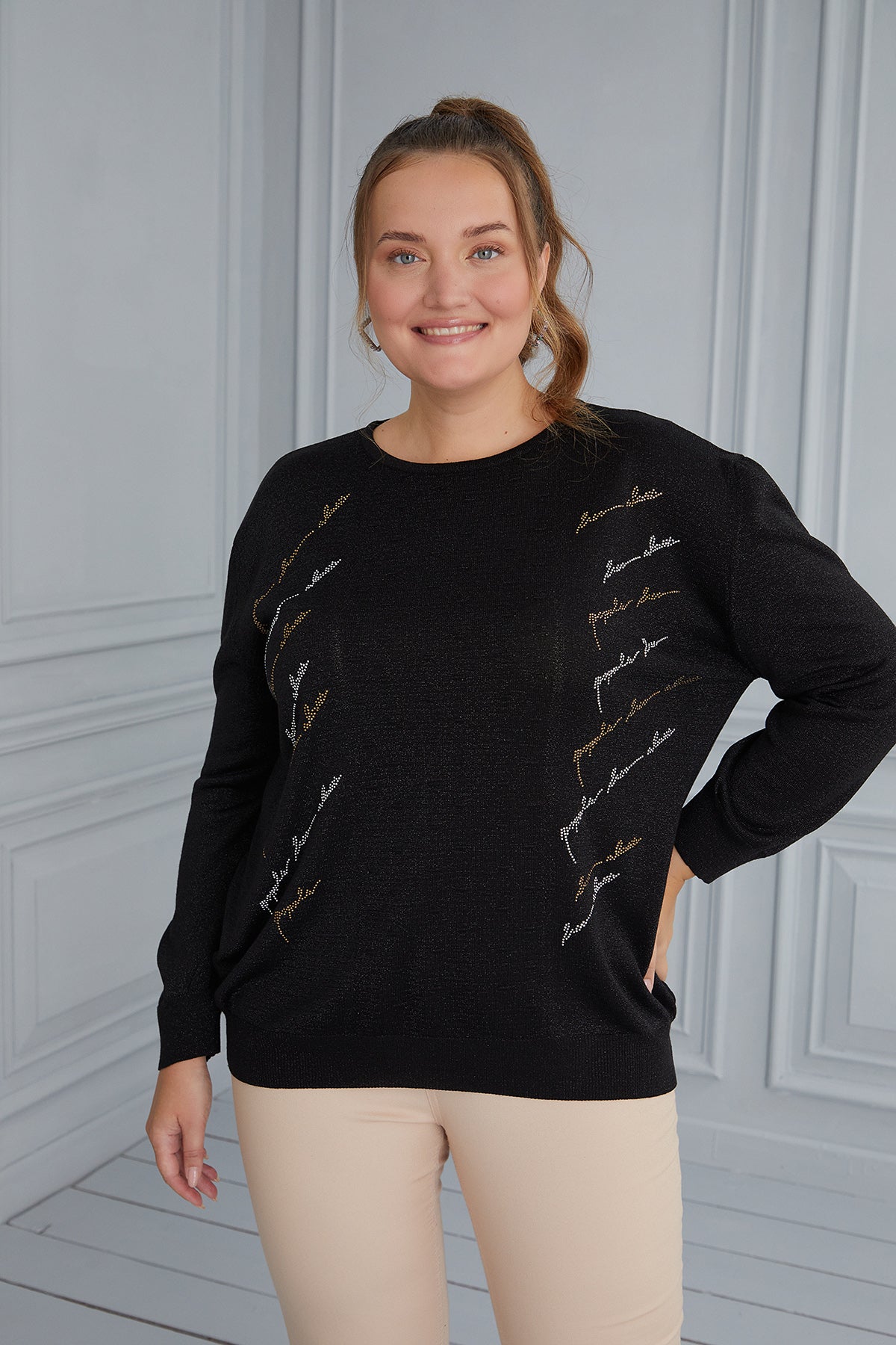 Макси блуза плетиво с деликатна декорация - черен