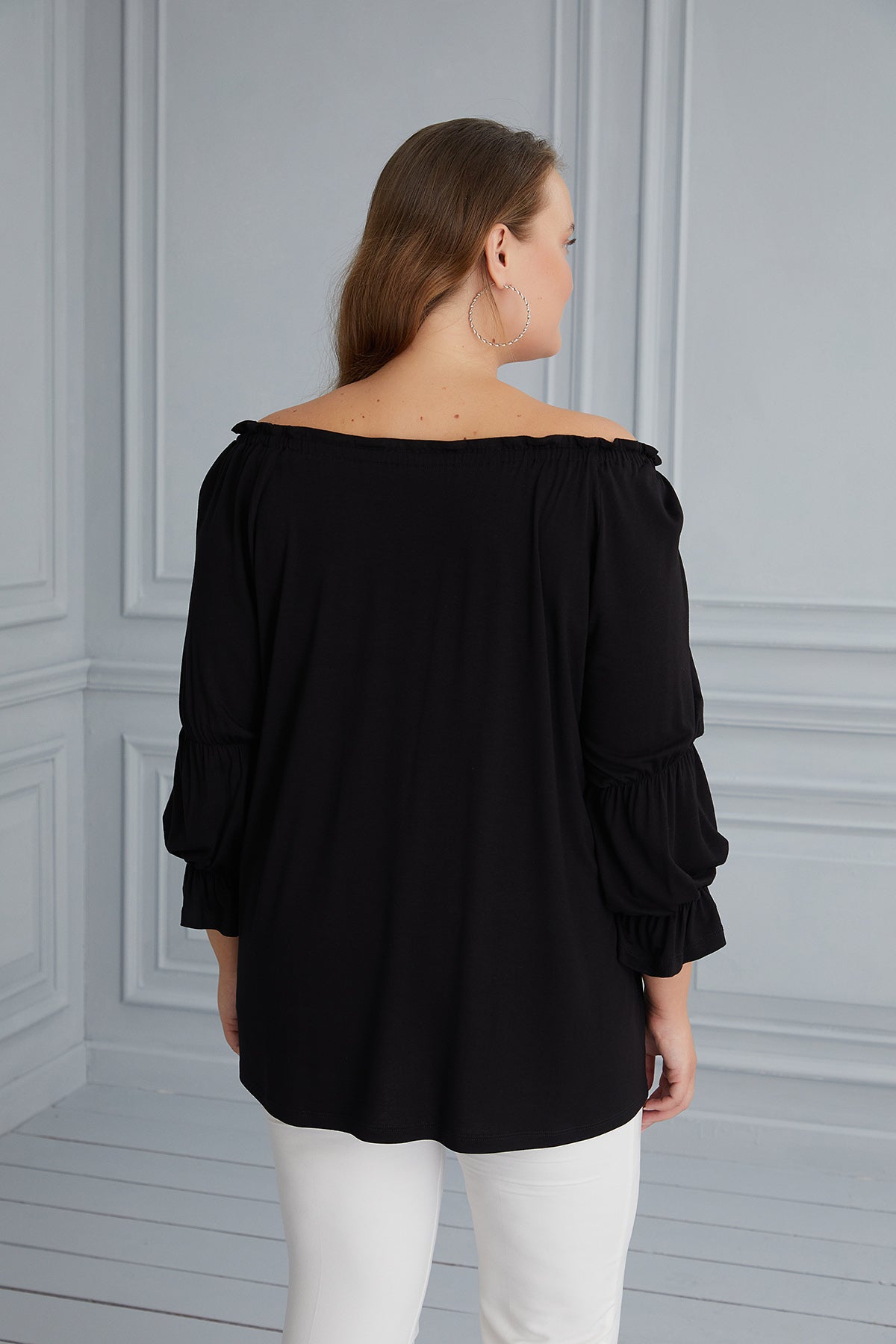 Блуза с кармен деколте в големи размери - черен