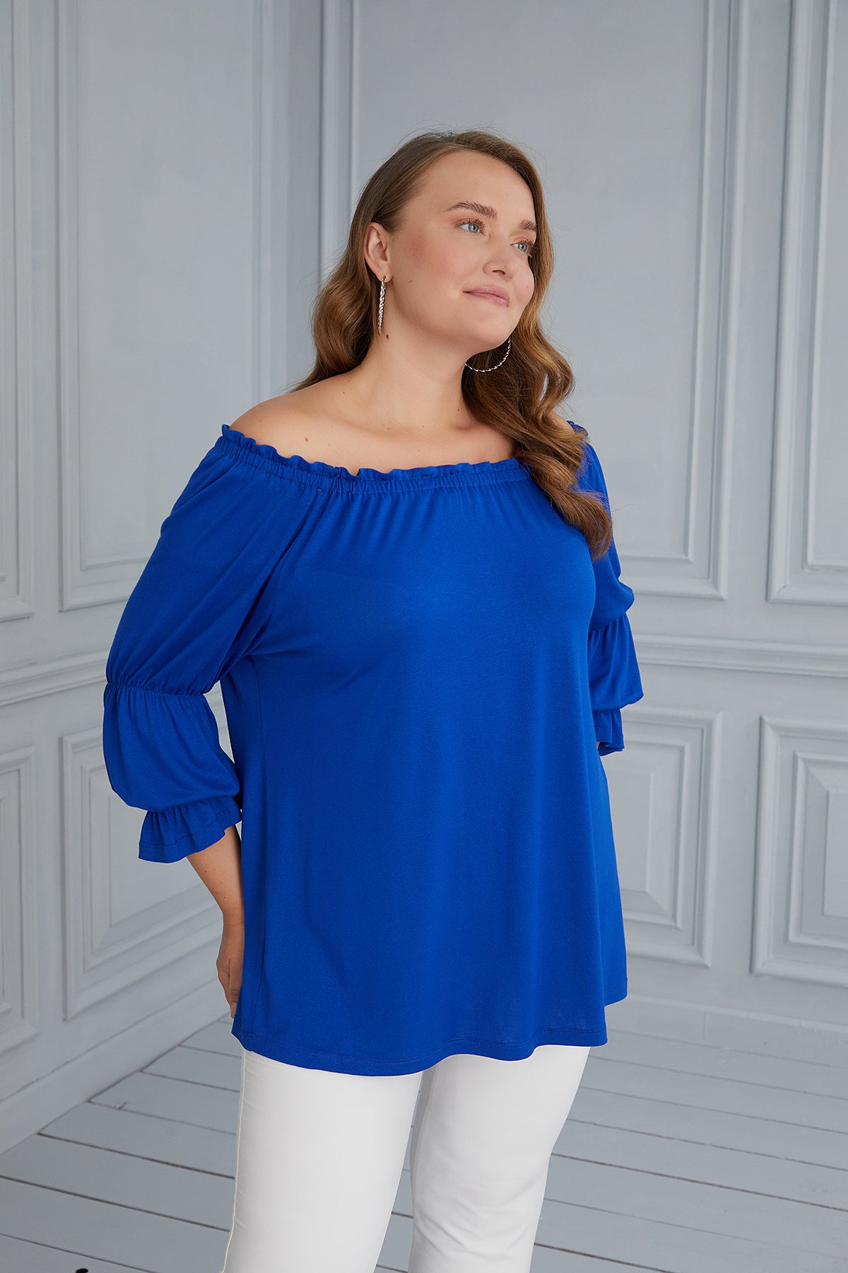 Блуза с кармен деколте в големи размери - син