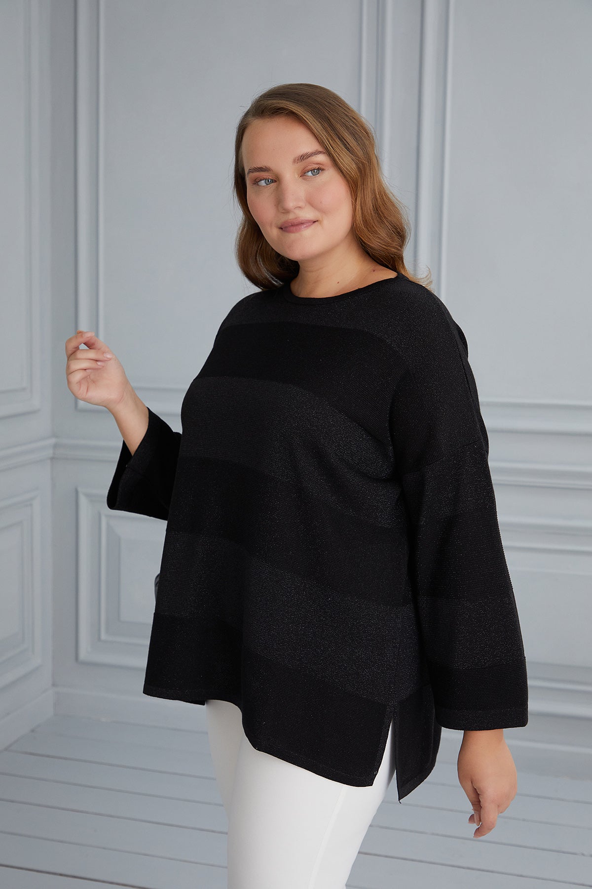 Блуза плетиво с деликатно райе - черен