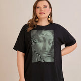 Памучна тениска  с ефектна щампа с камъчета