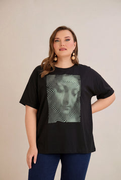 Памучна тениска  с ефектна щампа с камъчета