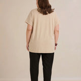 Блуза с атрактивен детайл и камъчета